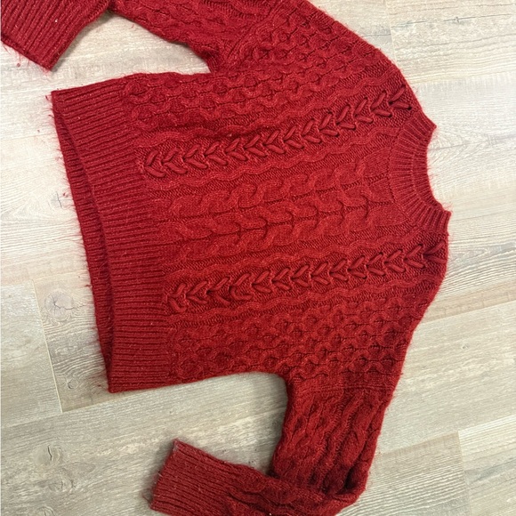 Abercrombie Women's Red Cable Knit Sweater - Picture 1 of 10
